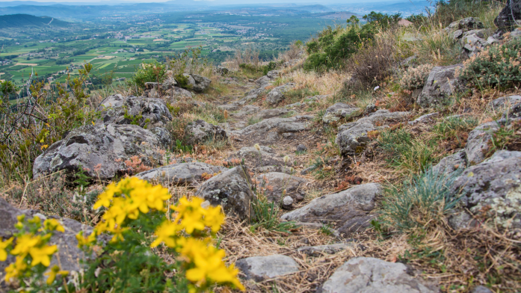 Sentier de randonnée en Ardèche