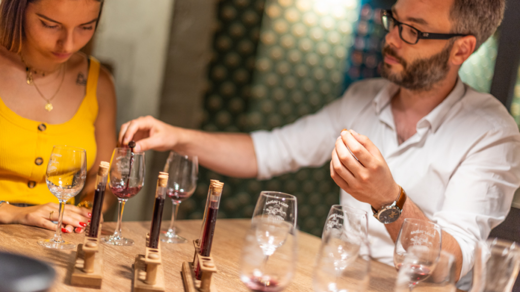 Wine gaming au Mas d'Intras escape game en Ardèche - Crédit Barbara Jarjat Gûlwen Heide