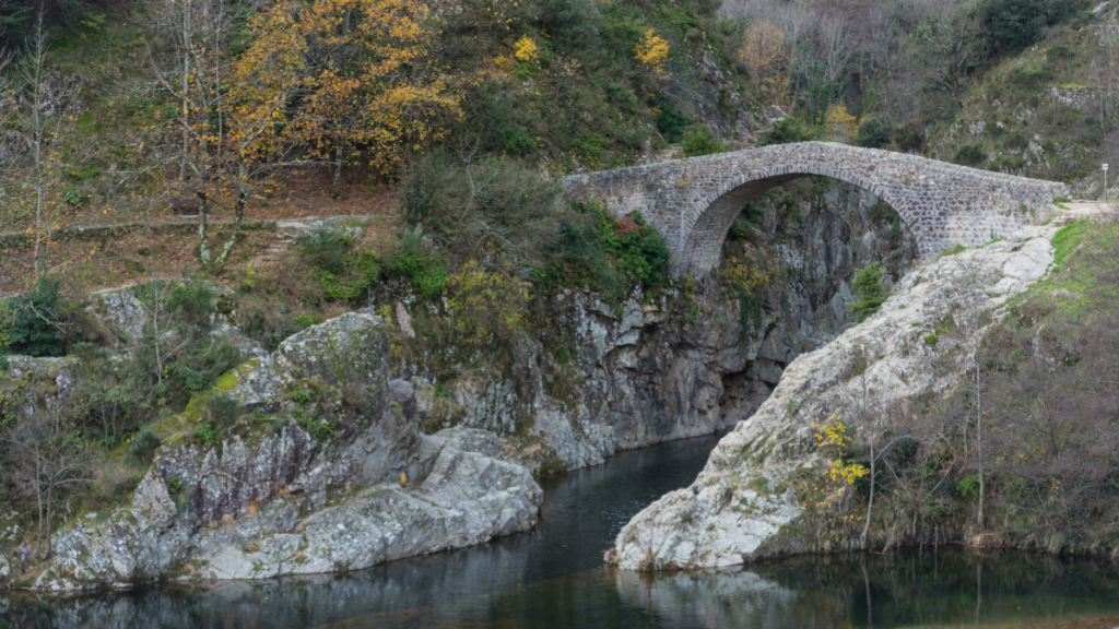 Pont du Diable Thueyts en hiver Ardèche