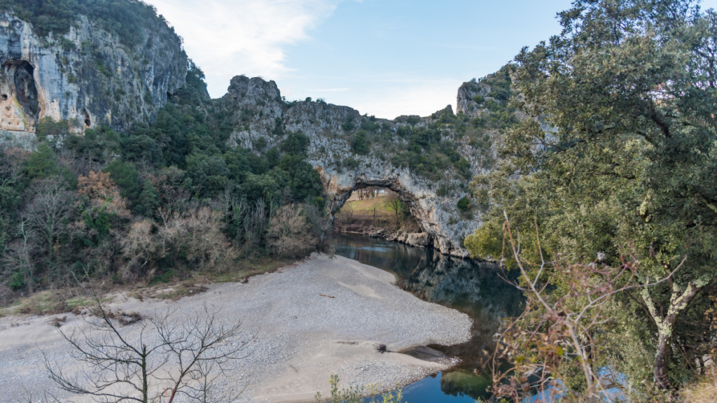 Pont d'Arc en Ardèche en hiver