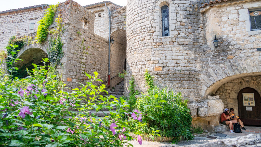 balazuc plus beau village de france et village de caractère d'Ardèche