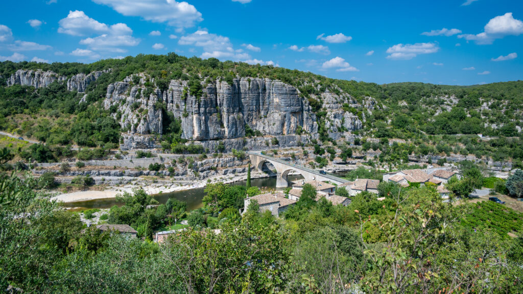 Falaises de Gorges de l'Ardèche à Balazuc