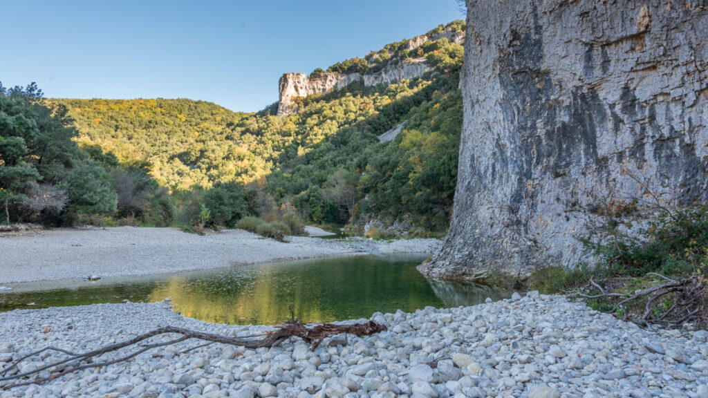 Vallée de l'Ibie en Ardèche rivière