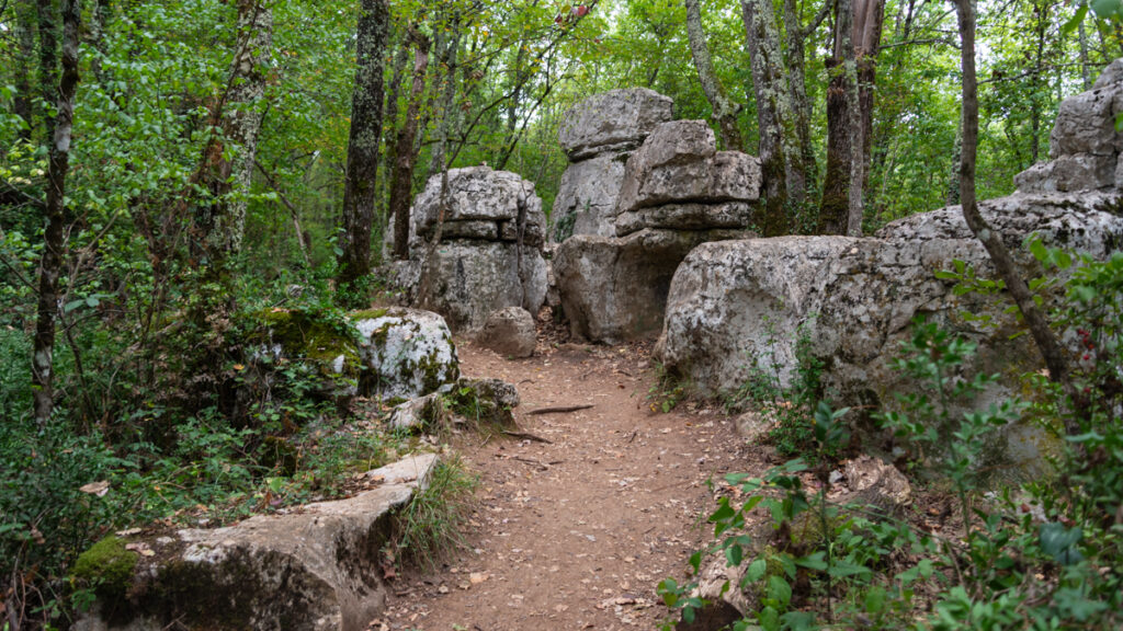 Sentier du bois de Paiolive Ardèche sans voiture