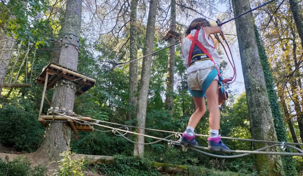 Parc accrobranche en Ardèche avec son chien pour les enfants