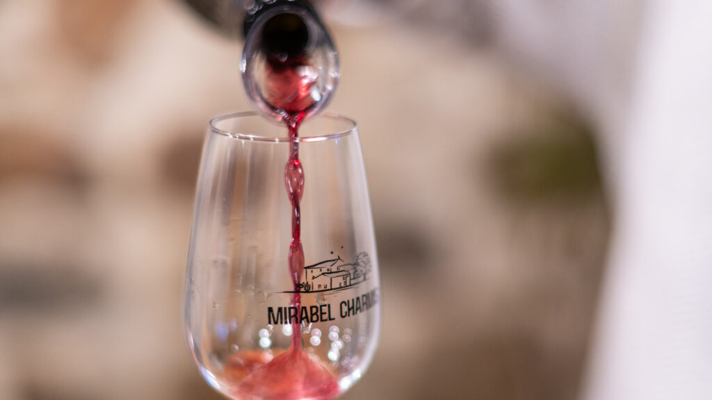 Vin rouge Syrah du Domaine Mirabel Charmis en Ardèche