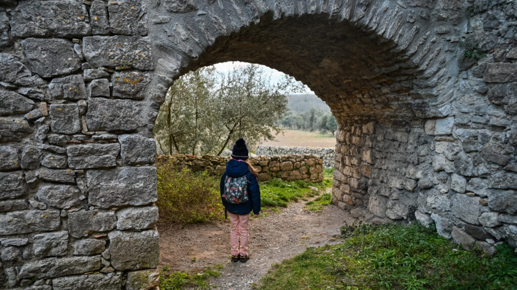 Accès dolmen de Mias en Arcèche