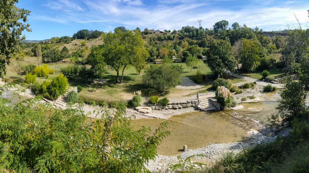 Rivière baignade chien camping ardèche