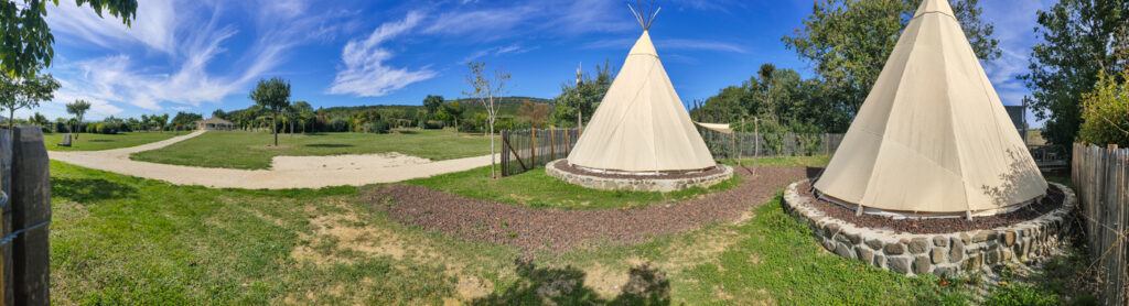 Hébergement insolite en Ardèche tipi camping