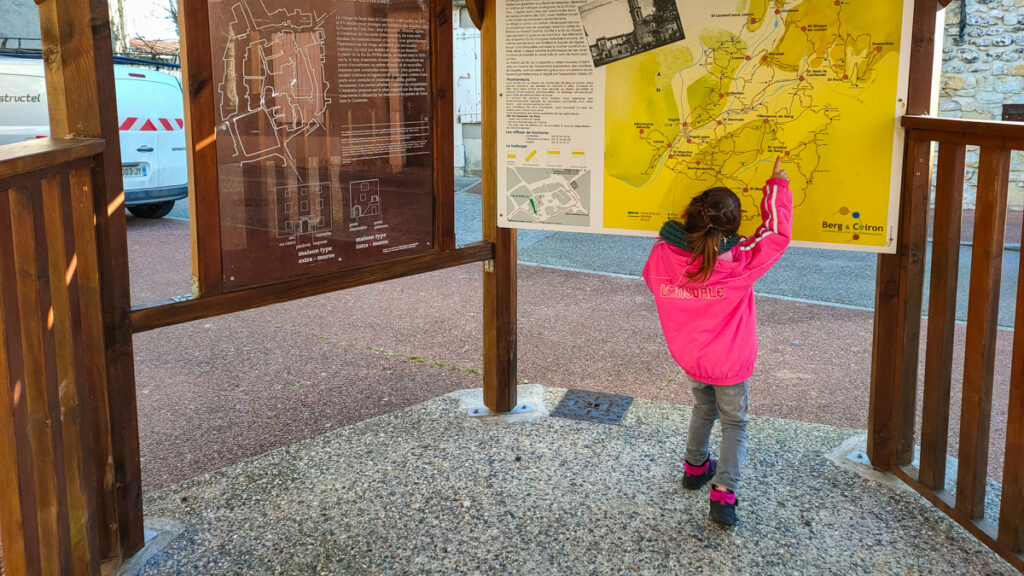 Randonnée facile avec enfant et chien Ardèche