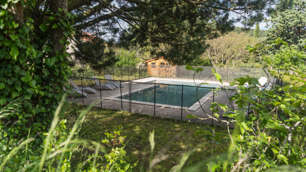 hébergement location avec piscine près d'Aubenas en Ardèche du Sud